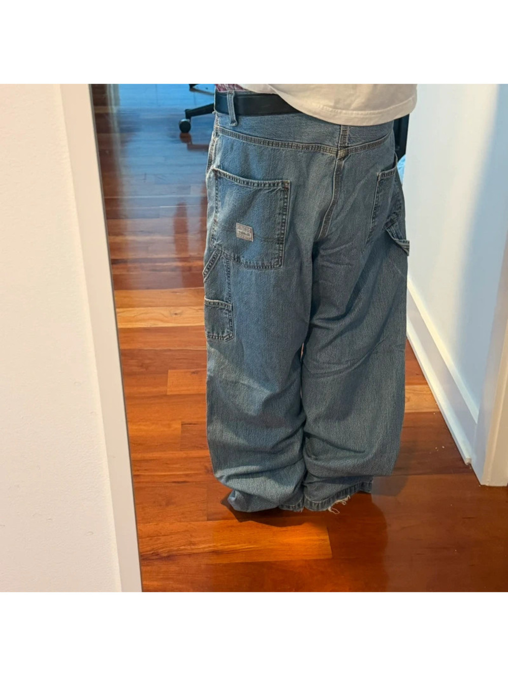 Baggy Y2K Levi’s jeans